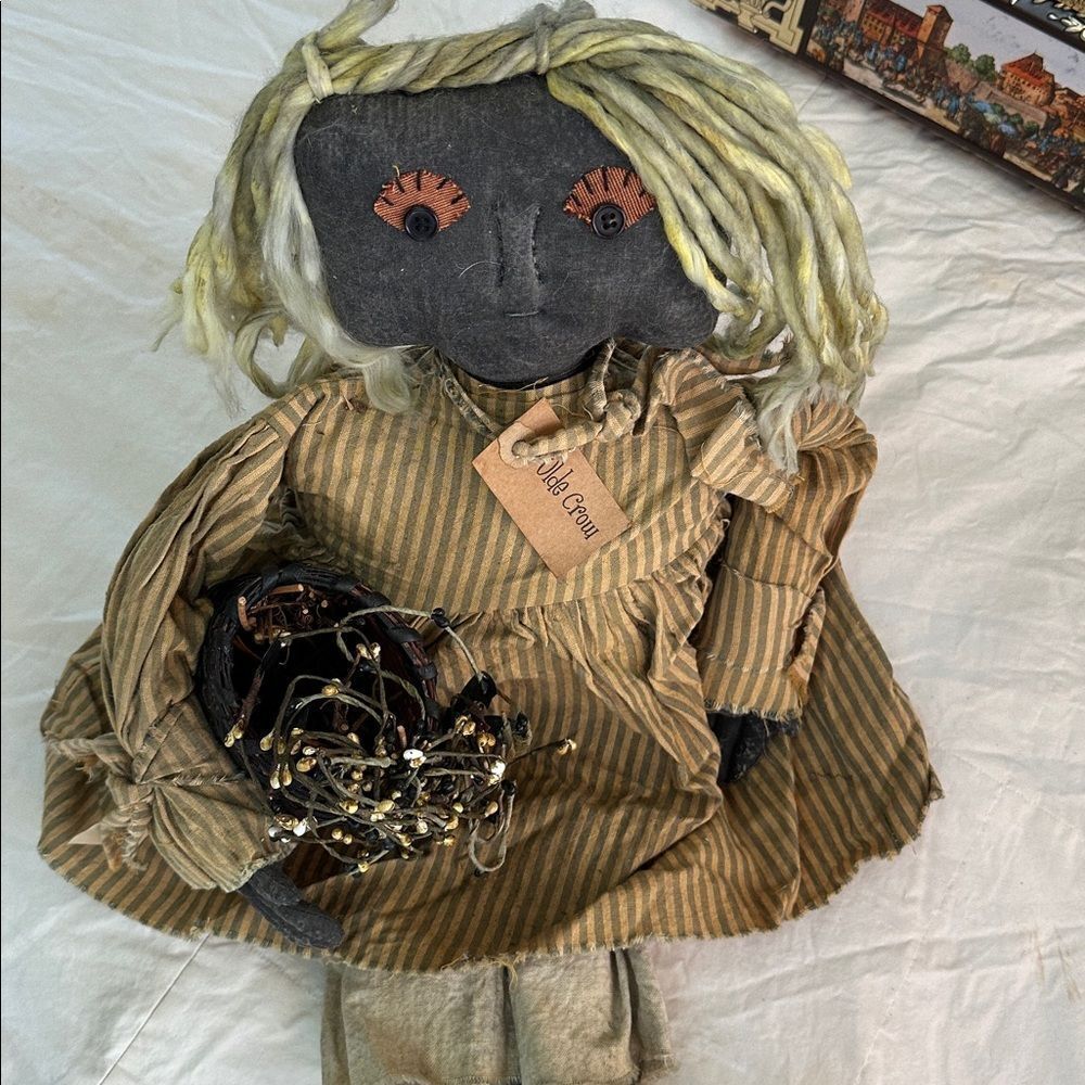 Doll Chloe Hand Crafted Rustic Folk with Black Basket Old Crow - Picture 3 of 10